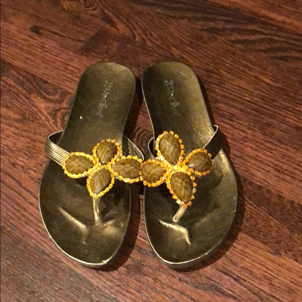 2 lips Too sandals